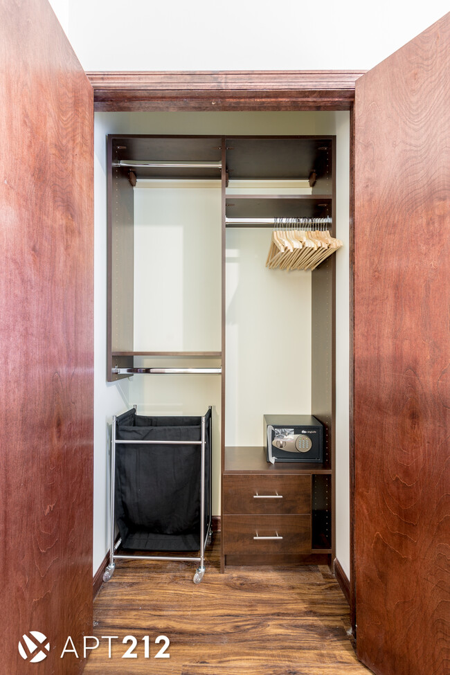 Foto del edificio - 176 Bleecker St