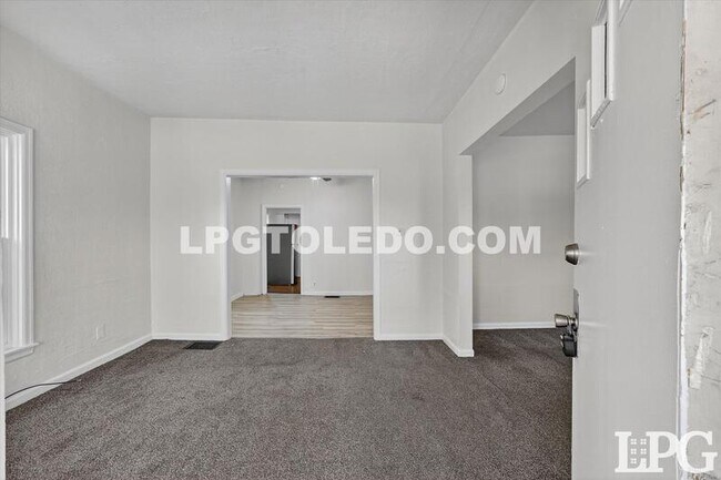 Foto del edificio - 1434 Kedron St