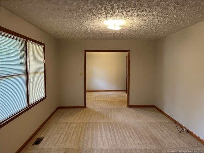 Building Photo - 8516 Amish Dr