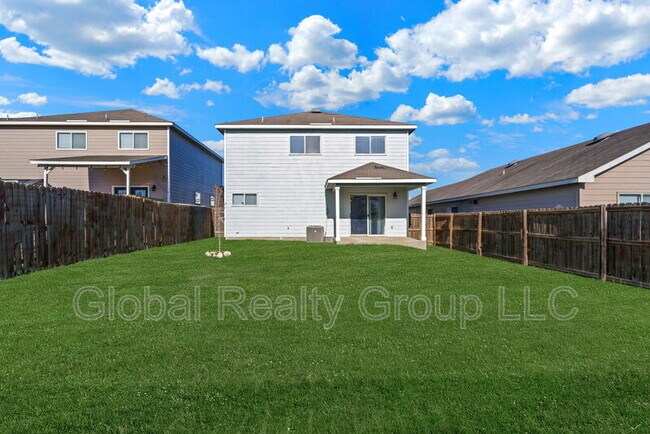 Foto del edificio - 3534 Wood Well