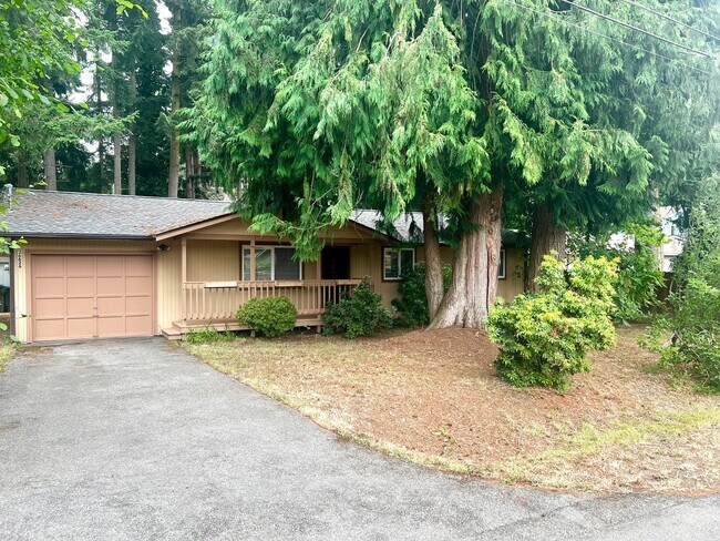 Foto del edificio - Single story house in Poulsbo.