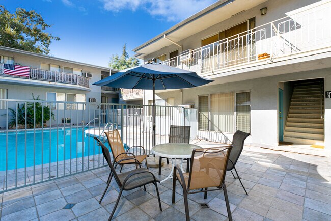 Foto del edificio - 14208 Dickens St