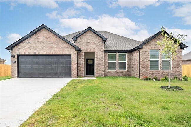 Foto del edificio - 2239 Riggins Ave