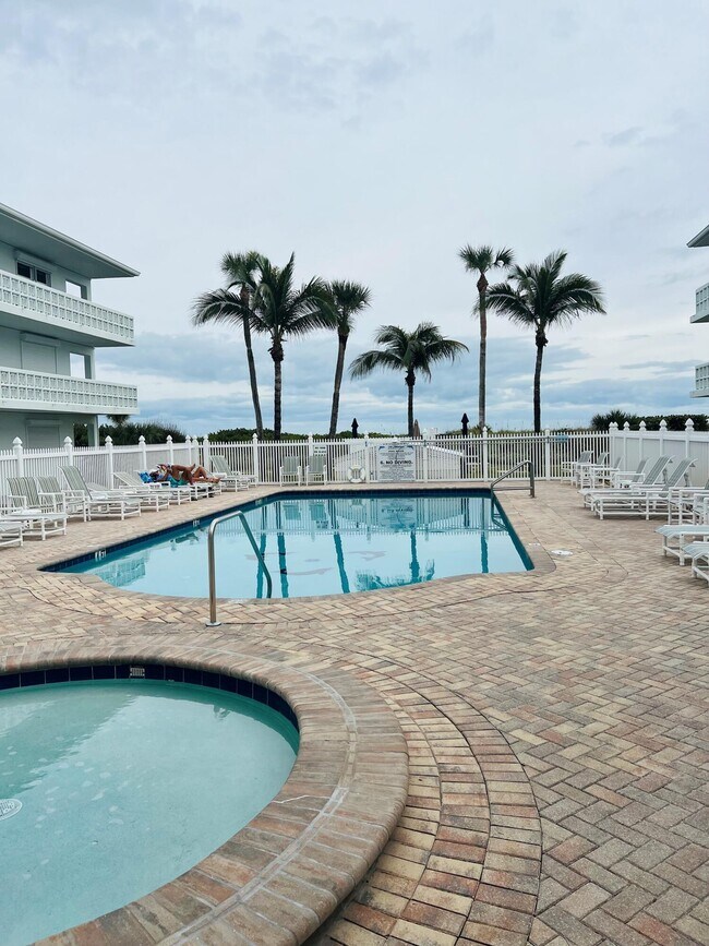 Foto del edificio - 4800 Ocean Beach Blvd