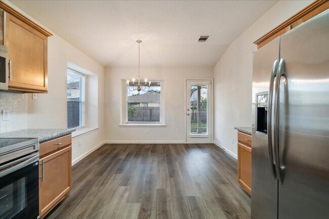 Building Photo - 1006 Gentry Dr