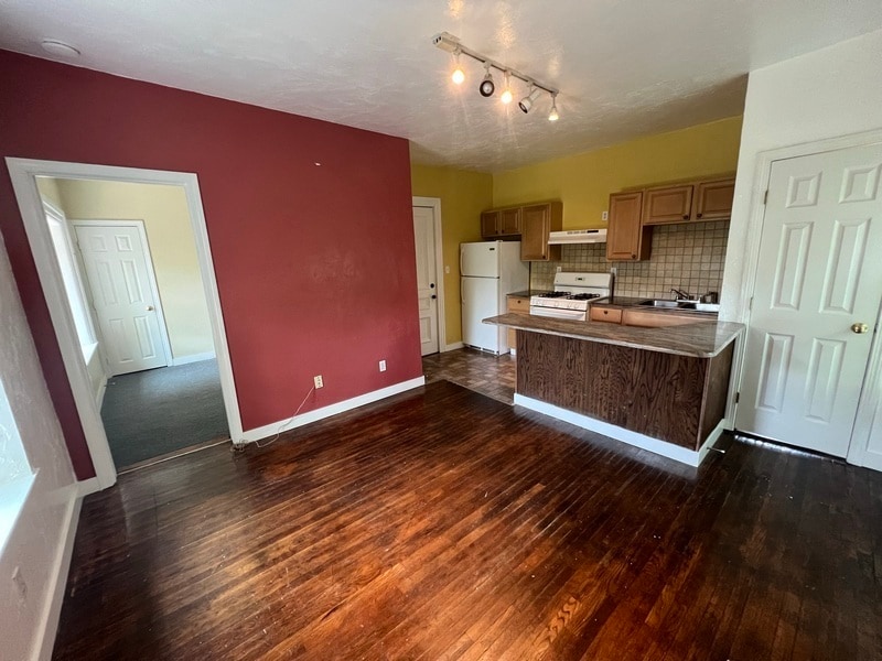 389 Rock St Unit 3, Fall River, MA 02720 Condo for Rent in Fall River