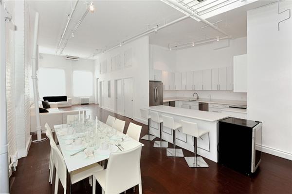 Building Photo - 65 Greene St