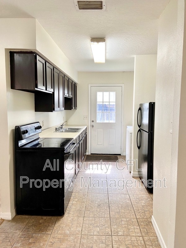 Building Photo - 1614 Jessamine Ave