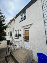 Building Photo - 25 Windsor Ln