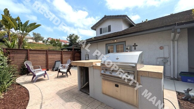 Building Photo - 2806 Atadero Ct