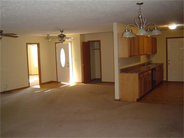 Building Photo - 5 Bedroom 2 Bath Home with 2 Car Attached ...