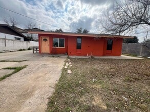 Building Photo - 2703 Diaz St