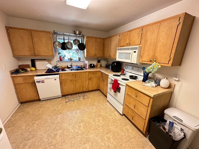 Foto del edificio - Town Cottage Avaiable for August 2026