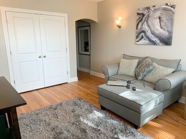 Foto del edificio - 1921 Grove Ave