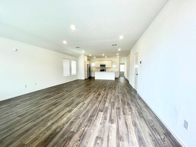 Building Photo - 2940 Tantara Dr