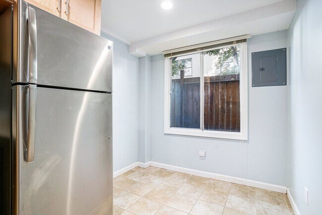 Foto del edificio - 1203 Benton St. - 1 bedroom | 1 bath