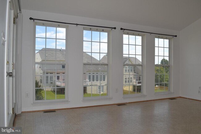 Foto del edificio - 5413 Silver Maple Ln