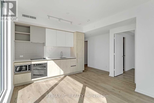 Photo du bâtiment - 1000-1000 Portage Pkwy