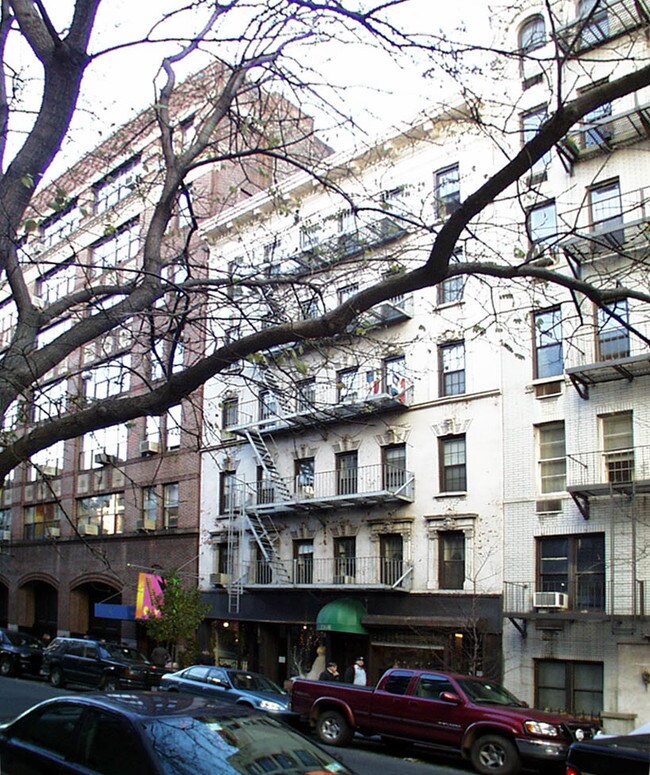 Foto del edificio - 210 E 21st St