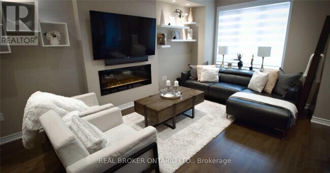 Building Photo - 3102 Biltmore Common