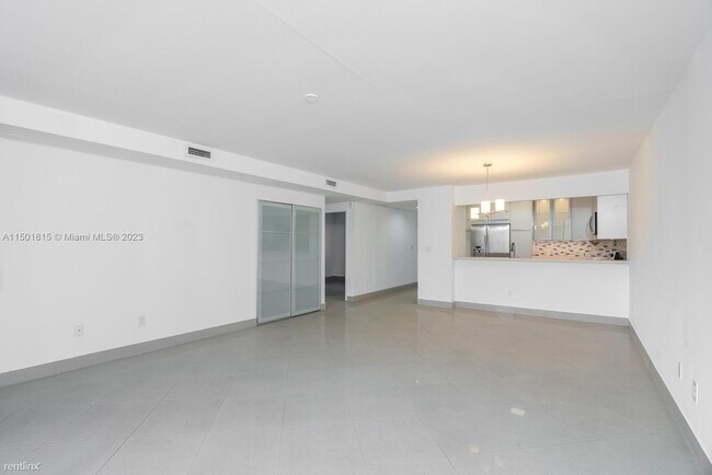 Foto del edificio - 3 br, 2 bath House - 16531 NE 35th Ave # 203