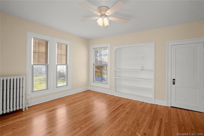 Building Photo - 875 Townsend Ave