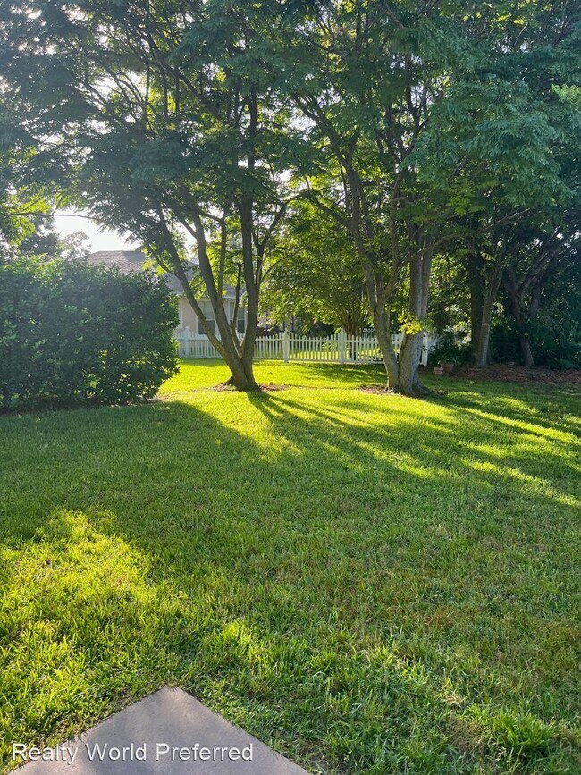 Foto del edificio - 4 br, 2 bath House - 122 Spring Glen Dr.