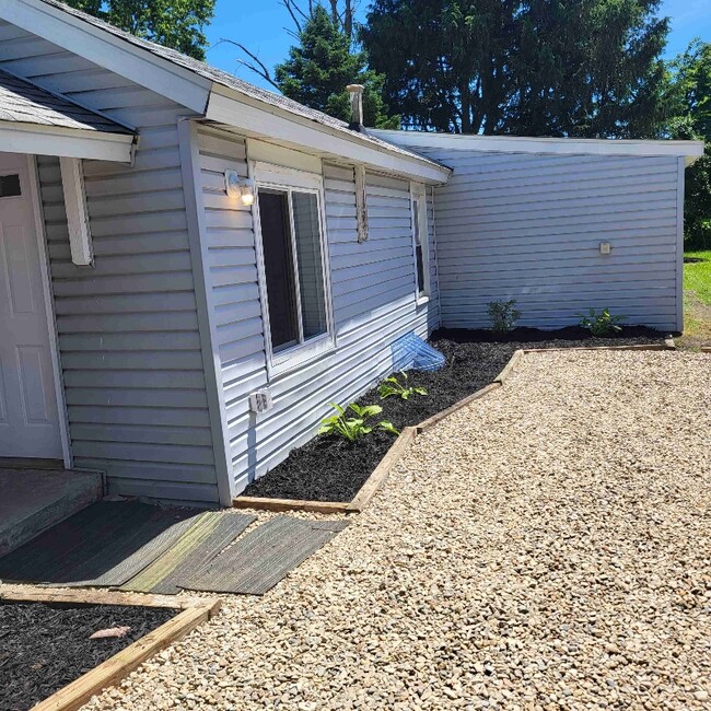 Building Photo - 1218 Vincent Ct