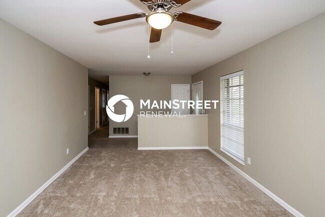 Building Photo - 3 Bedroom Pet-Friendly Home in Birmingham, AL with Main Street Renewal
