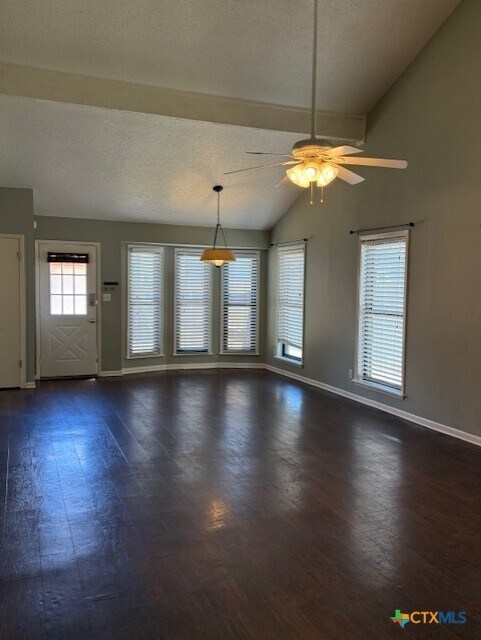 Foto del edificio - 101 A Maplewood Dr