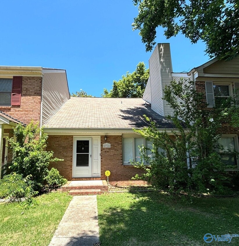 Foto principal - 2716 Wynterhall Rd SE