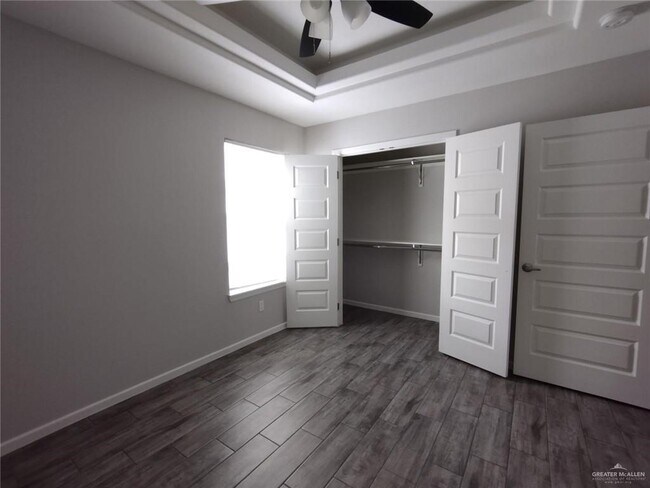 Building Photo - 3412 Sahara Dr