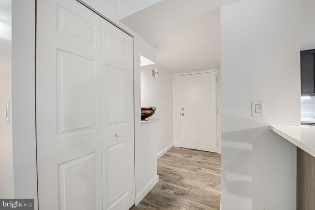 Foto del edificio - 7600 Tremayne Pl