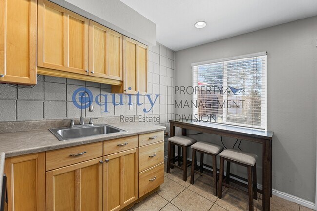 Building Photo - 1808 W Homestead Farms Ln