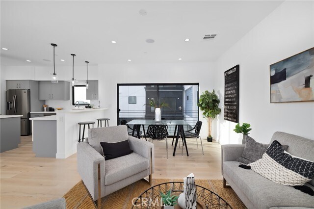 Foto del edificio - 229 N Burlington Ave