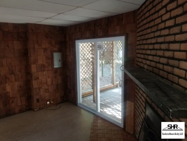 Building Photo - 602 New York Dr