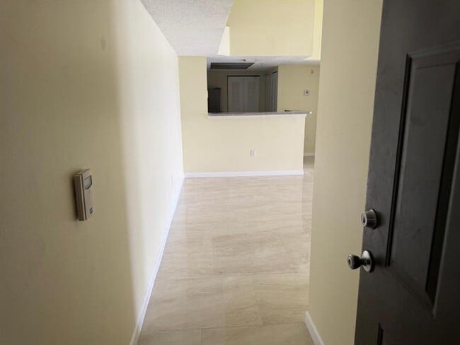 Building Photo - 5061 Wiles Rd