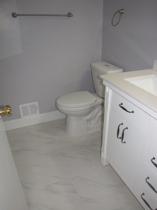 Foto del edificio - Renovated 4 level single family home in Ki...