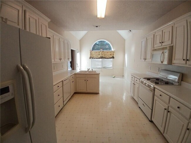 Building Photo - 945 Common Oak Pl