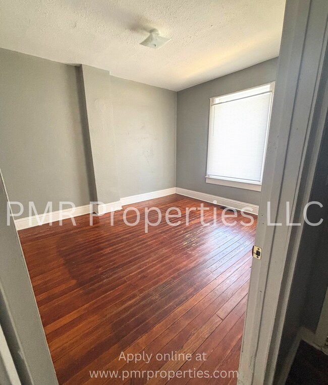 Building Photo - 908 Richardson St