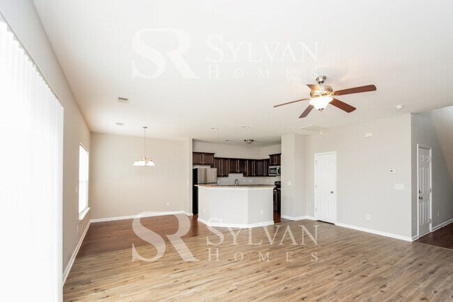 Foto del edificio - Life Just Got Better!