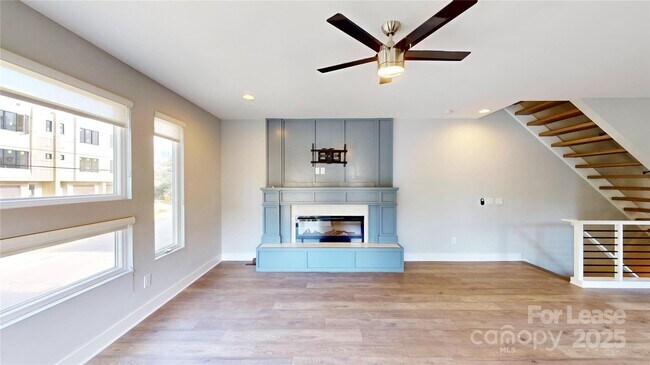 Foto del edificio - 208 Walnut Ave
