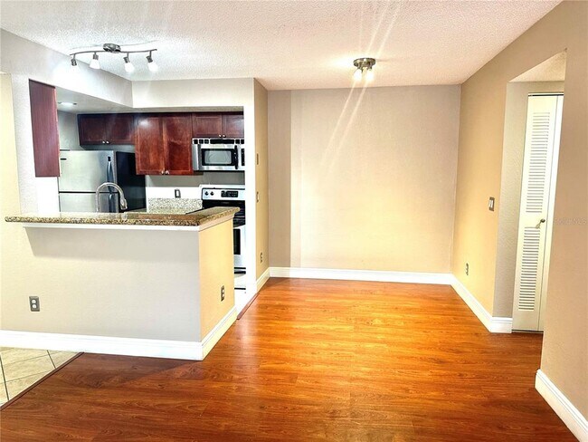 Foto del edificio - 5116 Conroy Rd