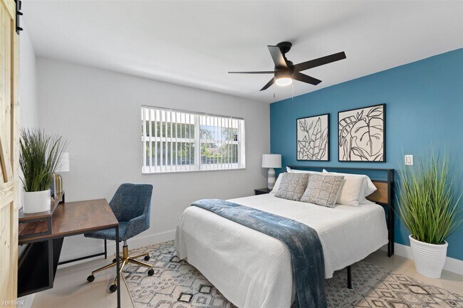 Foto del edificio - 1 br, 1 bath House - 3820 Northwest 7th Av...