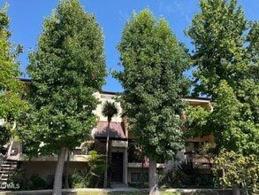 Building Photo - 320 McHenry Rd