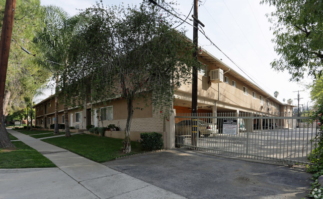 Building Photo - Pine Street Apartments