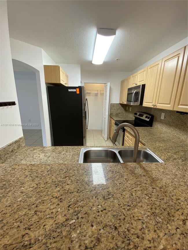 Building Photo - 919 SW 143rd Terrace