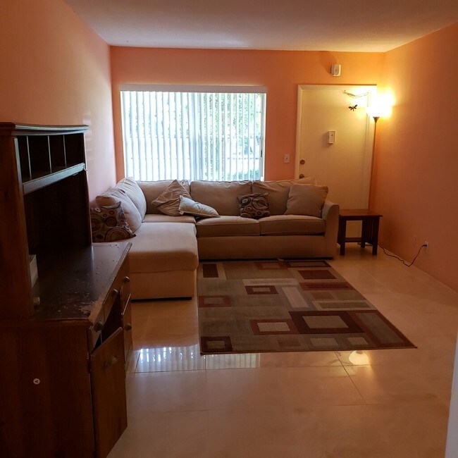 Sala de estar - 1420 Atlantic Shores Blvd