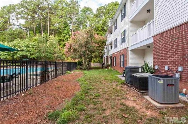 Building Photo - 1950 Trailwood Heights Ln