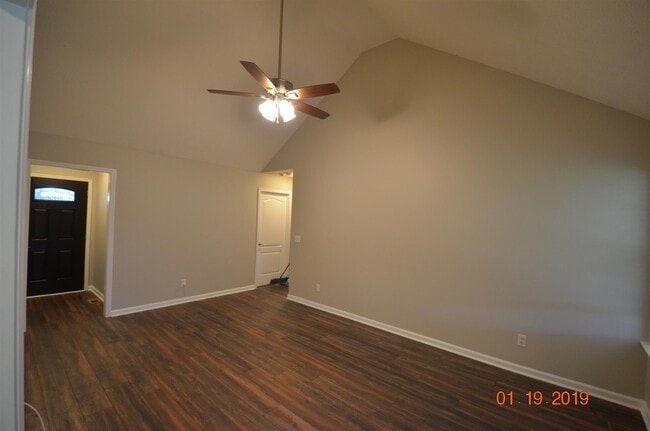 Building Photo - 212 Towbridge Dr